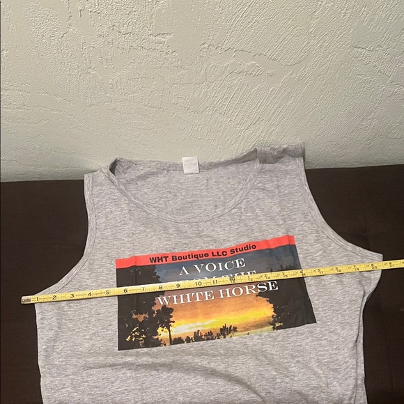 # 0662** Unisex Gray Sleeveless Graphic AVFTWH Workout Shirt - Picture 3 of 7